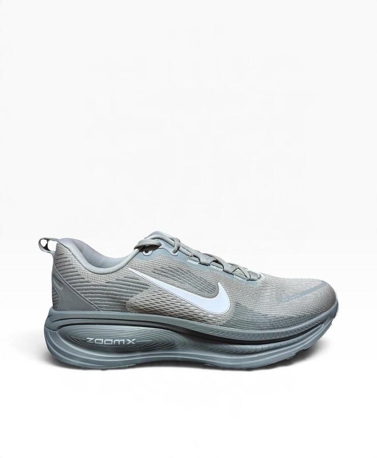 Nike Vomero 18 Sportschoenen Mannen Grijs