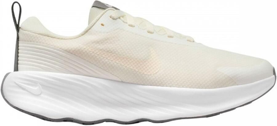 NIKE Loopschoen 'Legend Essential 4' crème