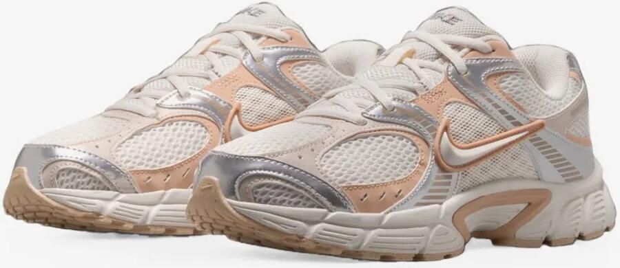 Nike Women's V5 RNR Sneakers bruin