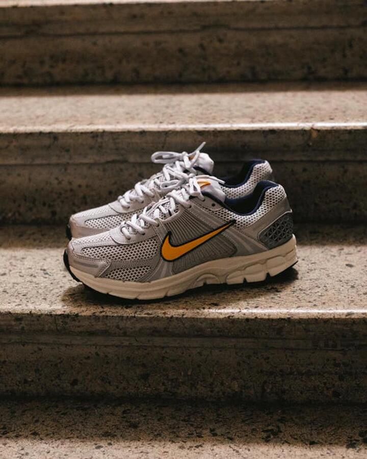 Nike Zoom Vomero 5 Pure Platinum Laser Orange