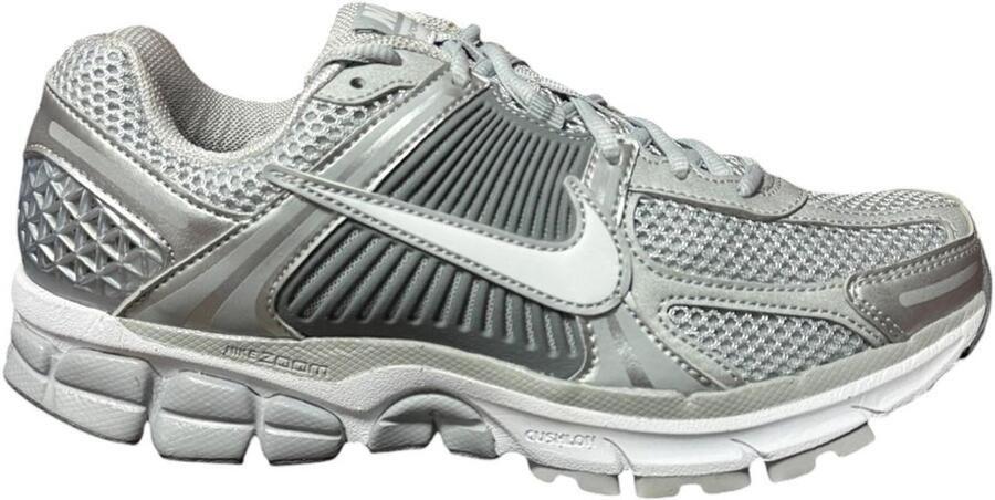 Nike herenschoenen Zoom Vomero 5 Wolf Grey Metallic Silver Cool Grey White- Heren Wolf Grey Metallic Silver Cool Grey White - Foto 2