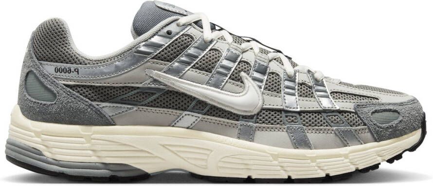 Nike Schoenen P-6000 Flat Pewter Light Iron Ore Metallic Silver White- Heren Flat Pewter Light Iron Ore Metallic Silver White