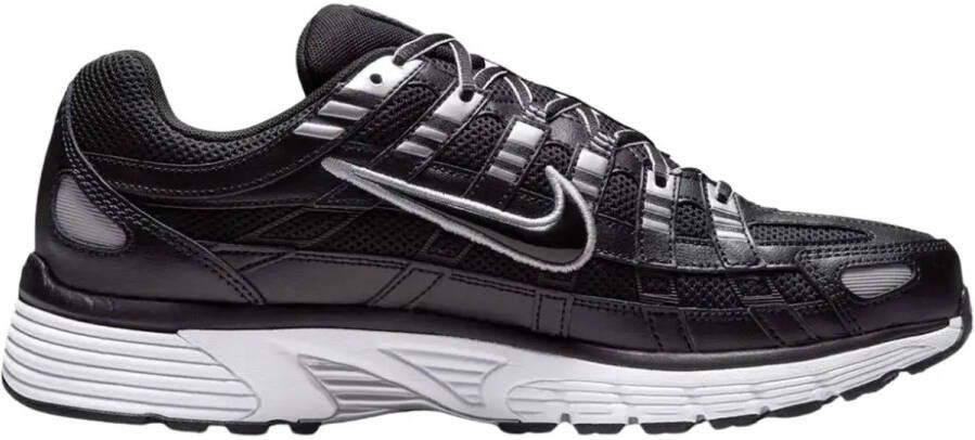 Nike p-6000 in de kleur zwart