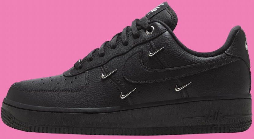 Nike Air Force 1 '07 LX black black black metallic silver Air Force 1 in zwart formaten: 40
