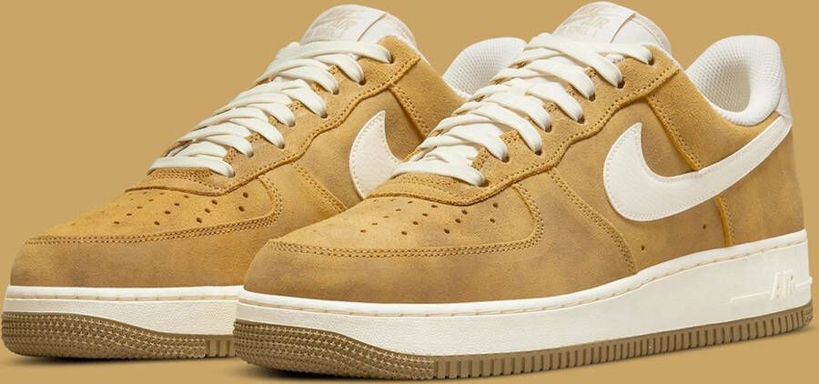Nike Wmns Air Force 1 '07 Sneakers Schoenen sanded gold sail-weath grass 37.5 beschikbare maaten:36.5 37.5 36 38.5