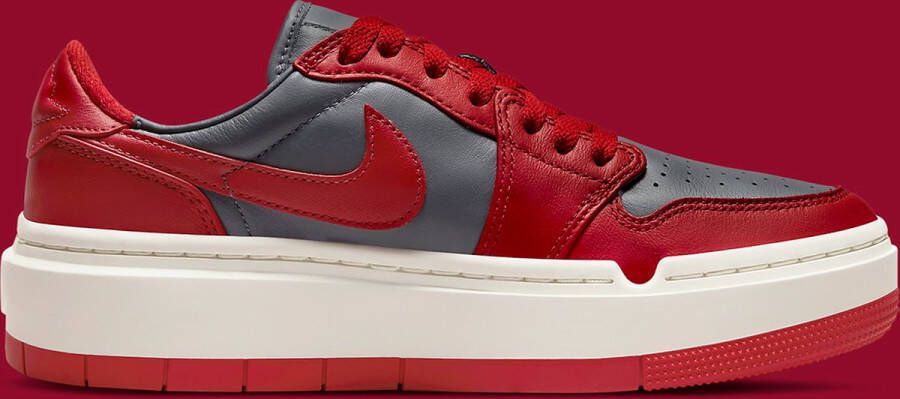 Jordan Wmns Air 1 Elevate Low Basketball Schoenen dark grey varsity red sail maat: 40 beschikbare maaten:37.5 38.5 39 40.5 36.5 41 42