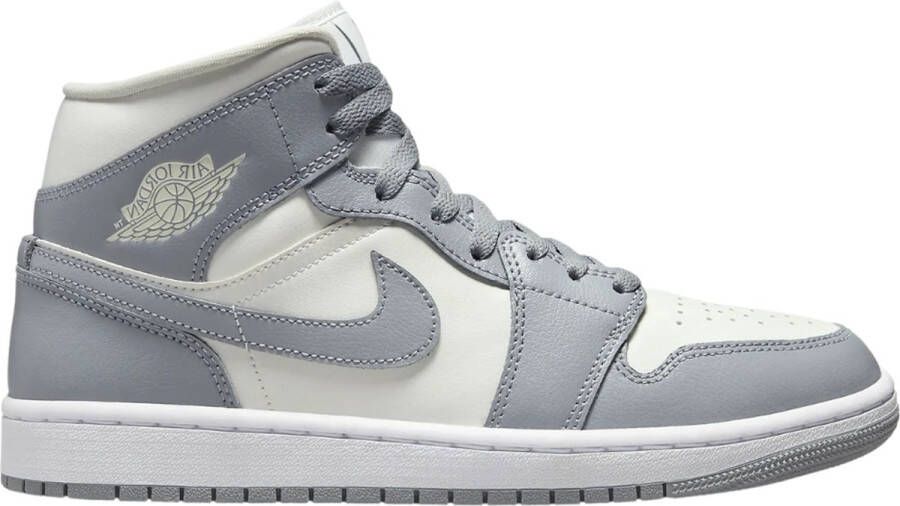 Nike WMNS Air Jordan 1 Mid Stealth BQ6472