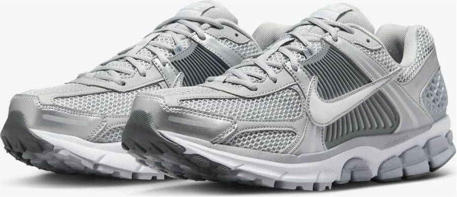 Nike herenschoenen Zoom Vomero 5 Wolf Grey Metallic Silver Cool Grey White- Heren Wolf Grey Metallic Silver Cool Grey White