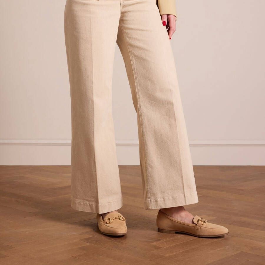 No Stress Dames Beige suède loafers met gouden chain