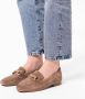 No Stress Dames Taupe suède loafers met goudkleurig detail - Thumbnail 2