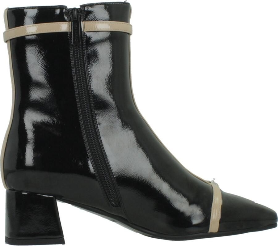 Noa Harmon 010415N Zwart