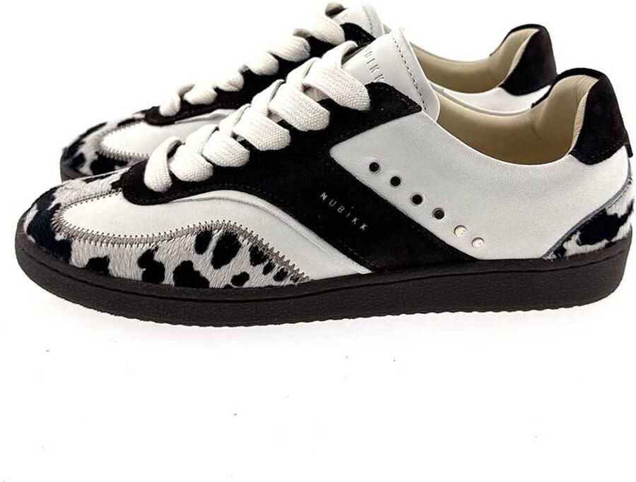 NUBIKK Lage Sneakers Dames Ray Owen Studs Maat: 37 Materiaal: Suède Kleur: Bruin