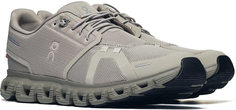 ON Running Cloud 6 Schoenen Beige 1 2 Man