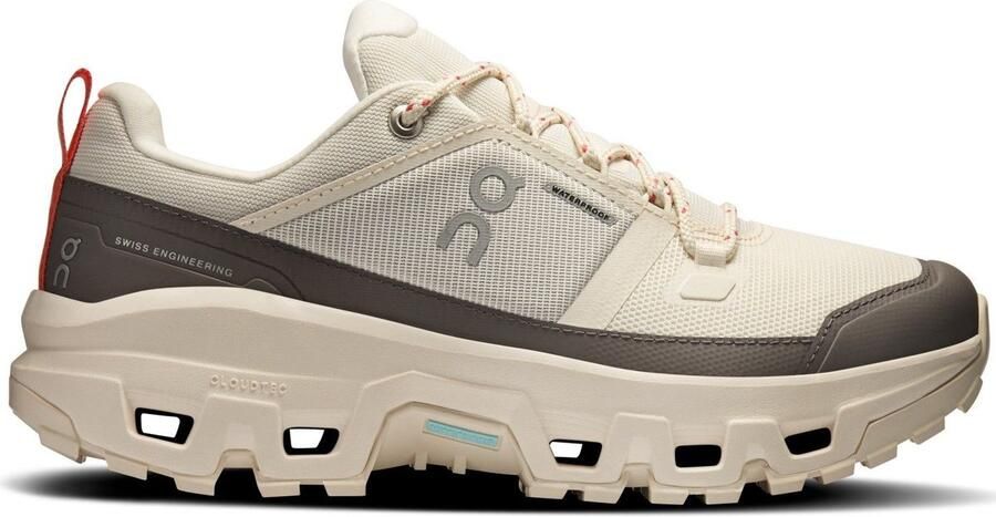 On Women's Cloudrock Low WP Wandelschoenen beige