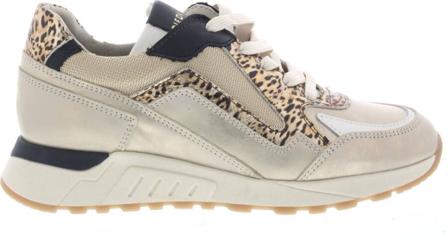 PIEDI NUDI PiediNudi Lage Sneakers Dames Selva 17.46 Maat: 39 Materiaal: Lakleer Kleur: Rosegoud