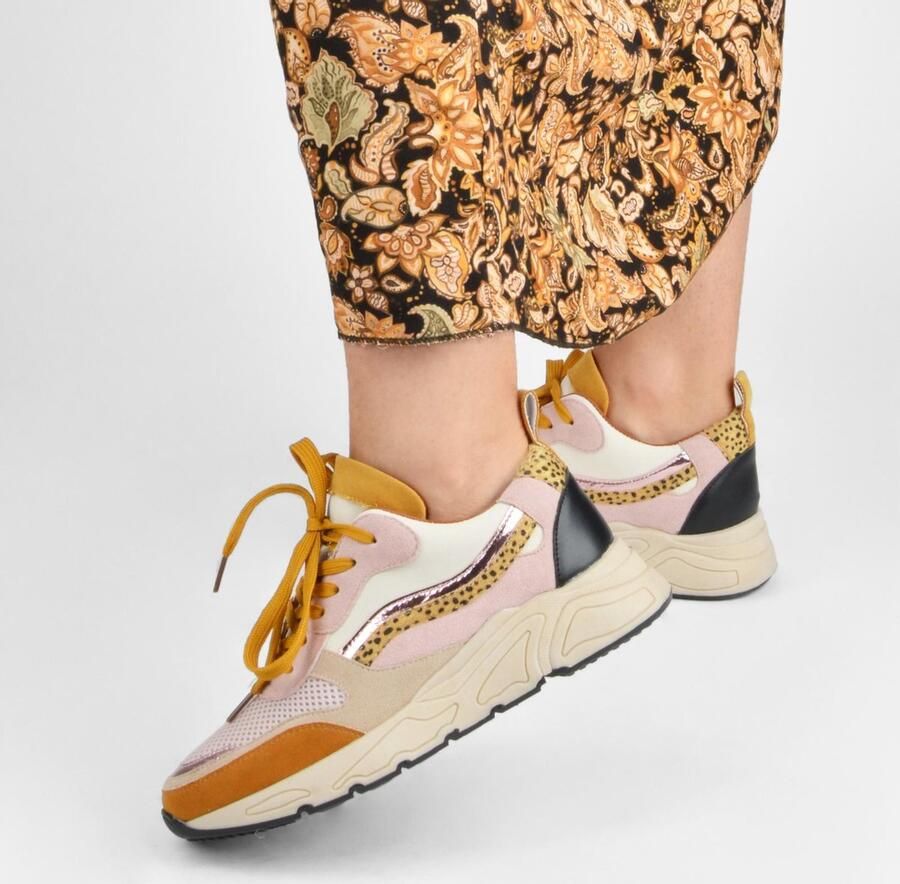 PS Poelman Dames CAROCEL Imitatie Leren Suède PU Runner Sneakers met Beige Profielzool Beige Roze - Foto 4