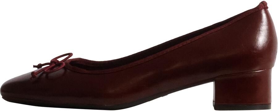 Poti pati Ballerinaschoenen om aan te trekken