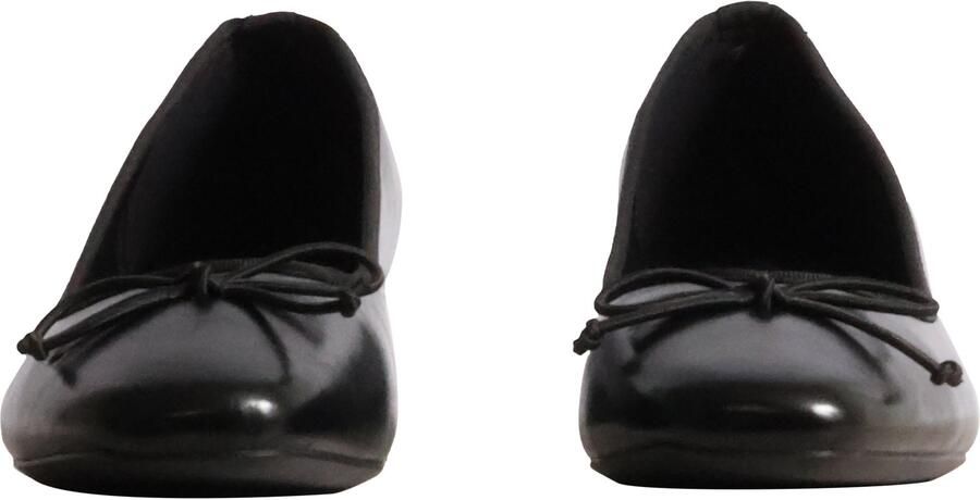 Poti pati Ballerinaschoenen om aan te trekken