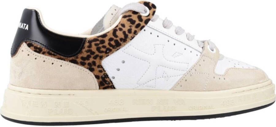 Premiata Logo Sneakers met Suède Bovenwerk en Rubberen Zool Beige Dames
