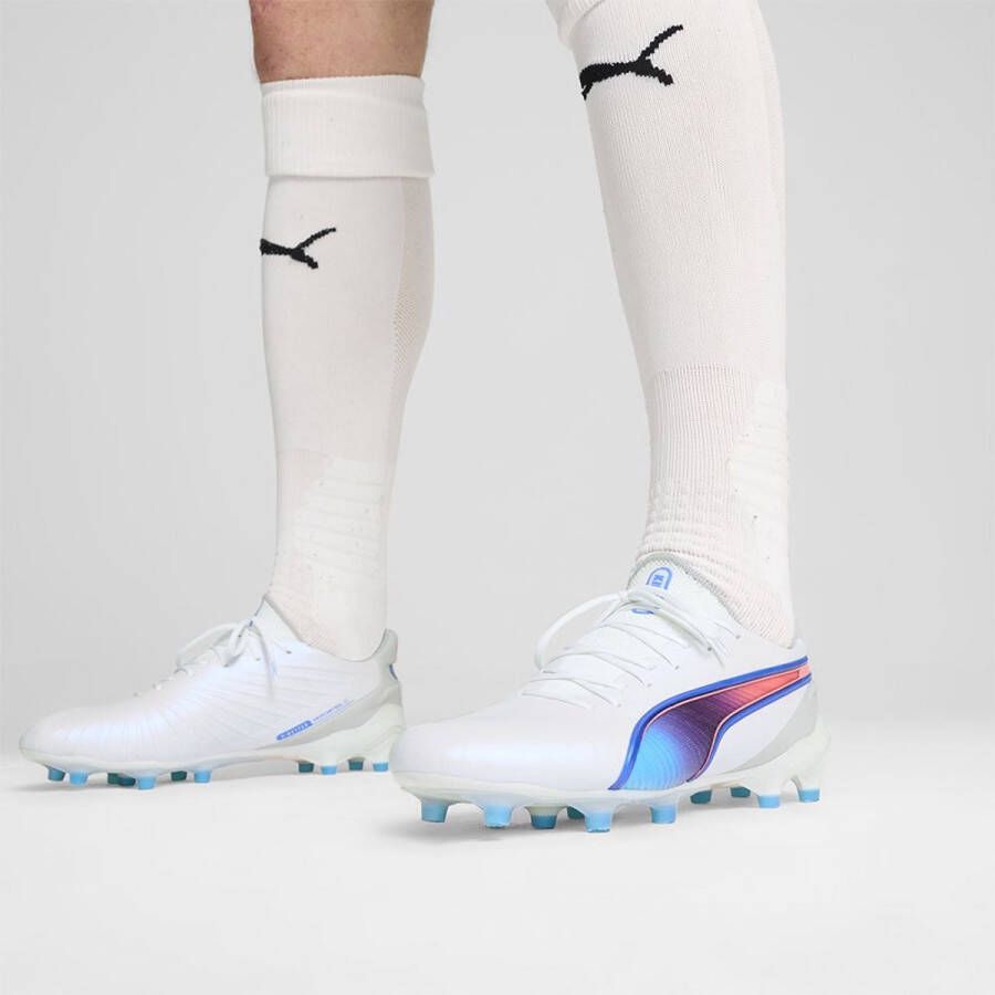 PUMA King Ultimate Gras Kunstgras Voetbalschoenen (MG) Wit Blauw Lichtroze