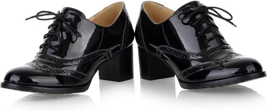 Pumps met blokhak en veters