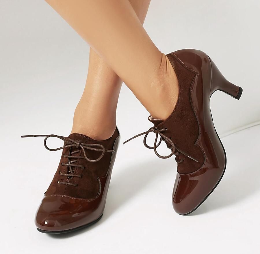Pumps met gesloten ronde neus en hak