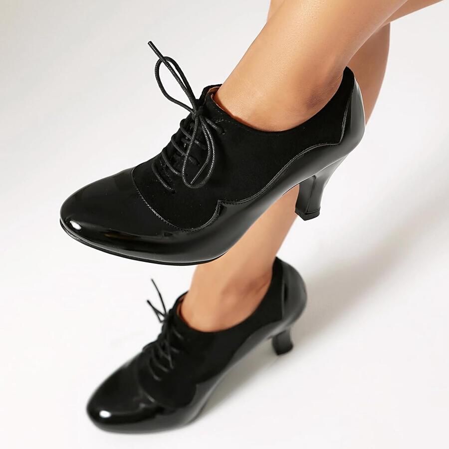 Pumps met gesloten ronde neus en hak