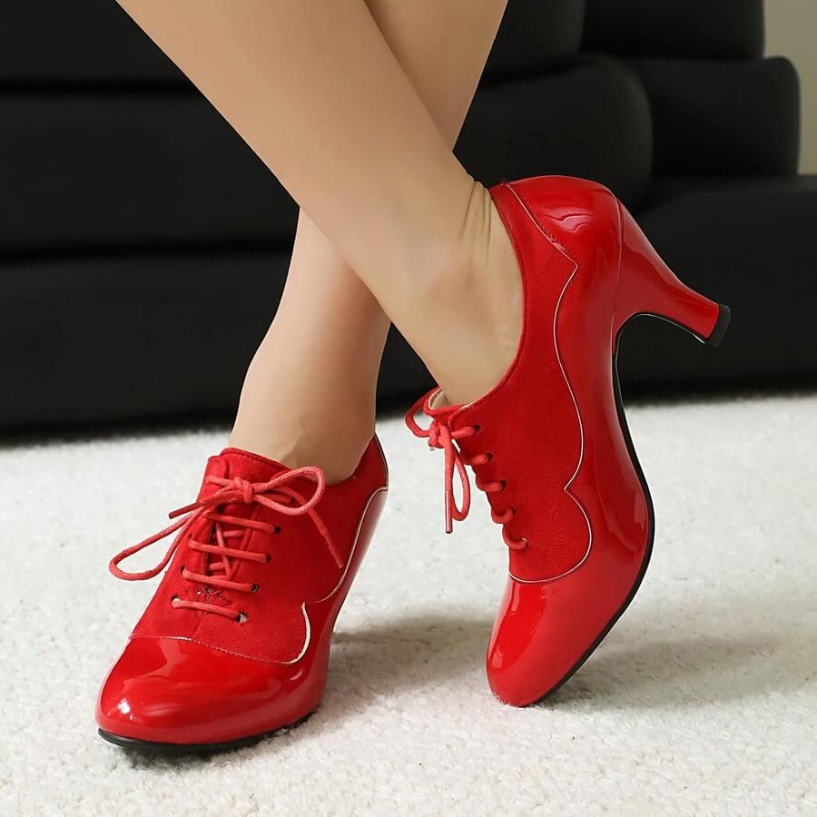 Pumps met gesloten ronde neus en hak