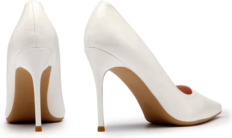 Pumps met hak spitse neus gesloten teen hak