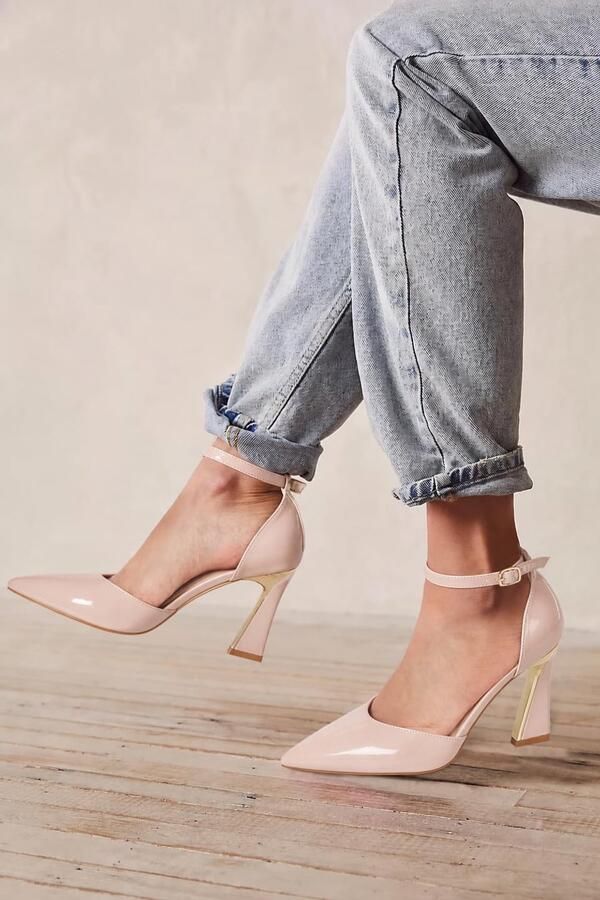 Pumps met hoge hak en enkelband