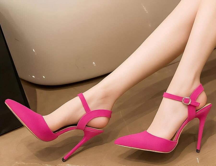 Pumps met hoge hak kunstleer riempje met gouden sluiting