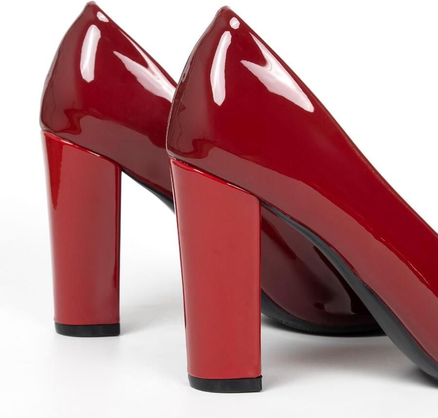 Pumps met spitse neus en blokhak gesloten hak