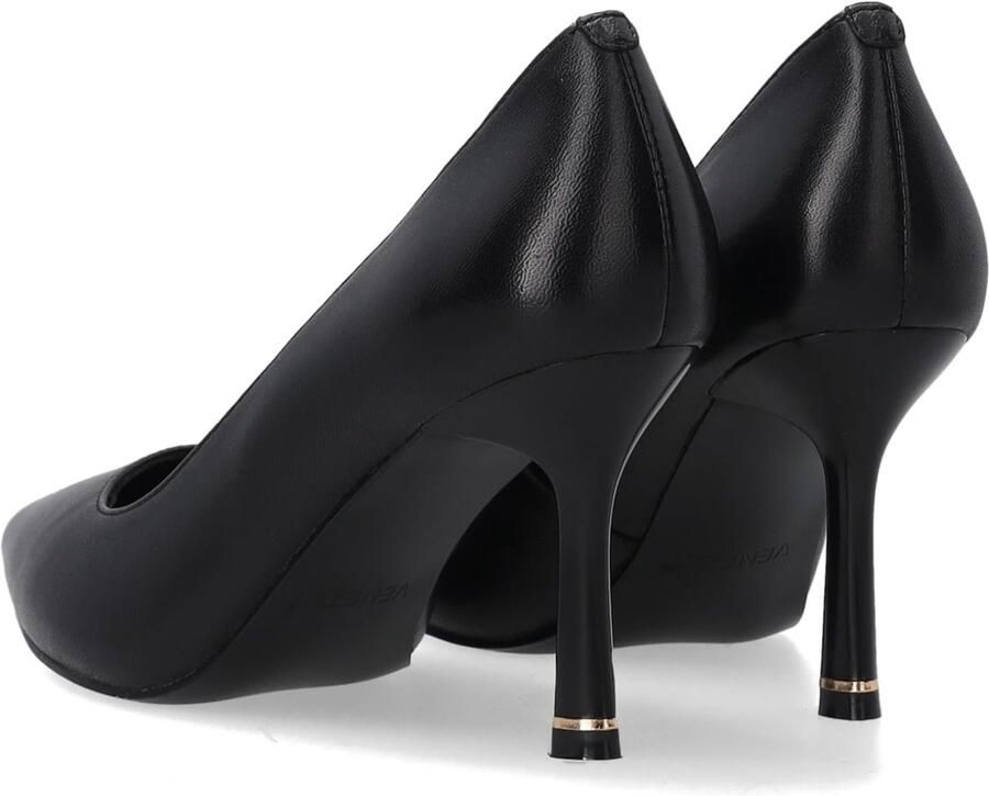 Pumps met spitse neus en hoge hak zwart