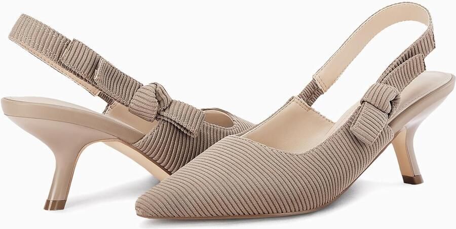 Pumps met strik en gesloten punt