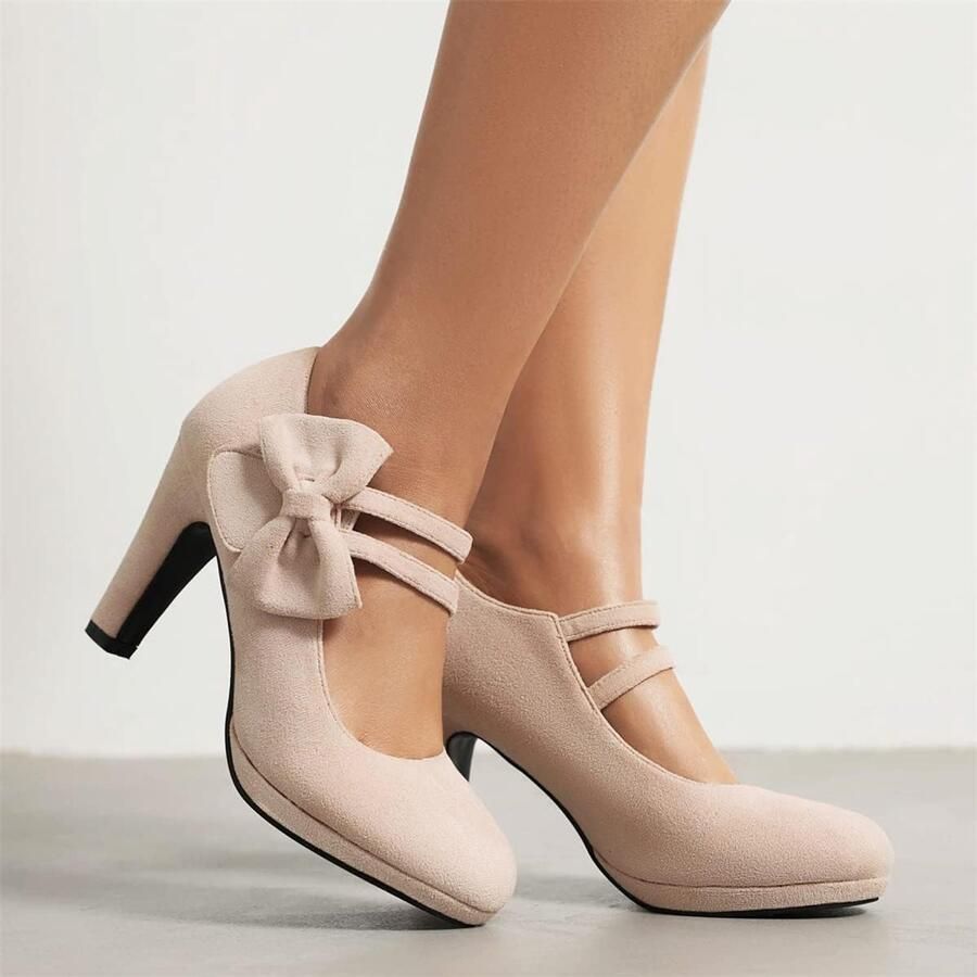 Pumps met strik en gesloten ronde neus