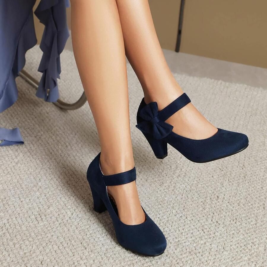 Pumps met strik en gesloten neus