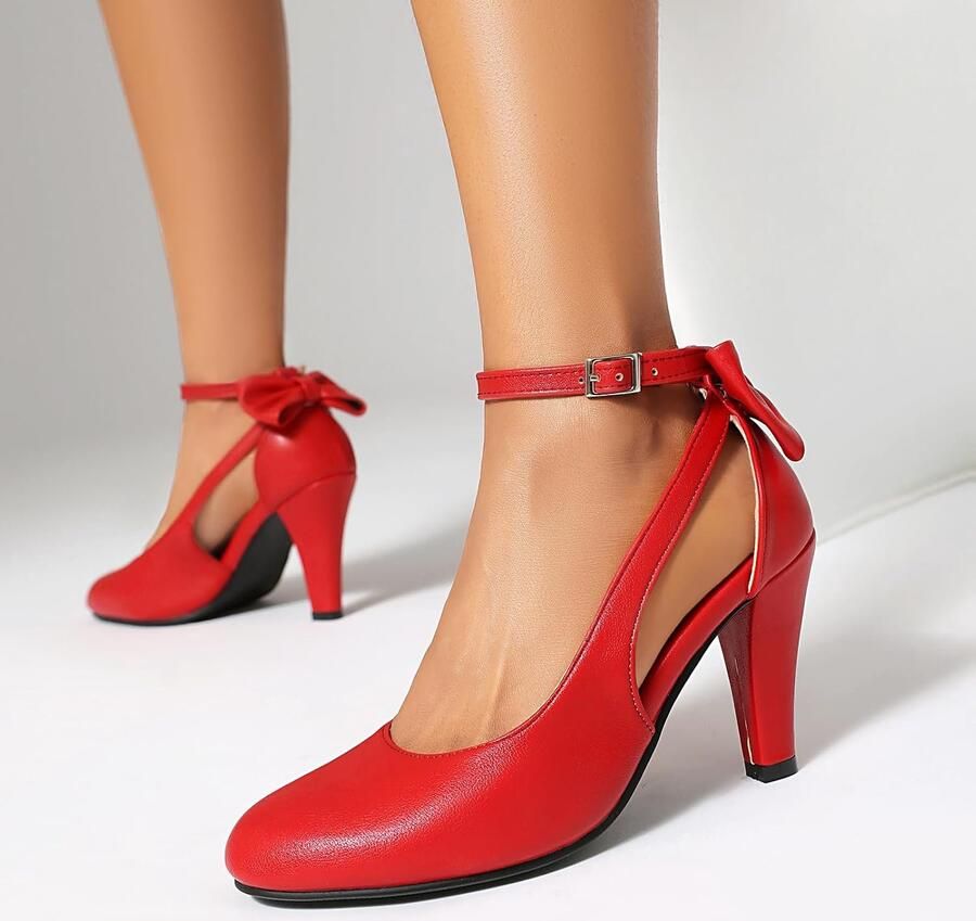 Pumps met strik en ronde gesloten neus