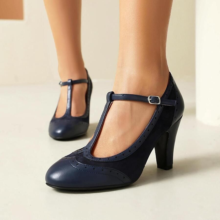 Pumps met T-riem en ronde neus retro stijl