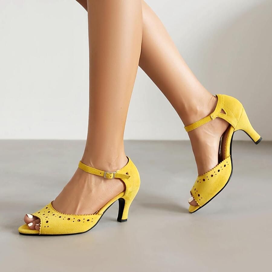 Pumps met veter en hak