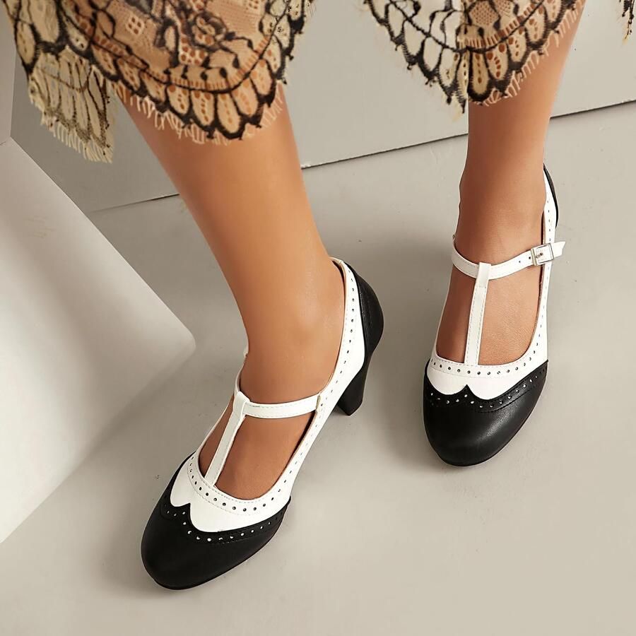 Pumps met veter en hak - Foto 1