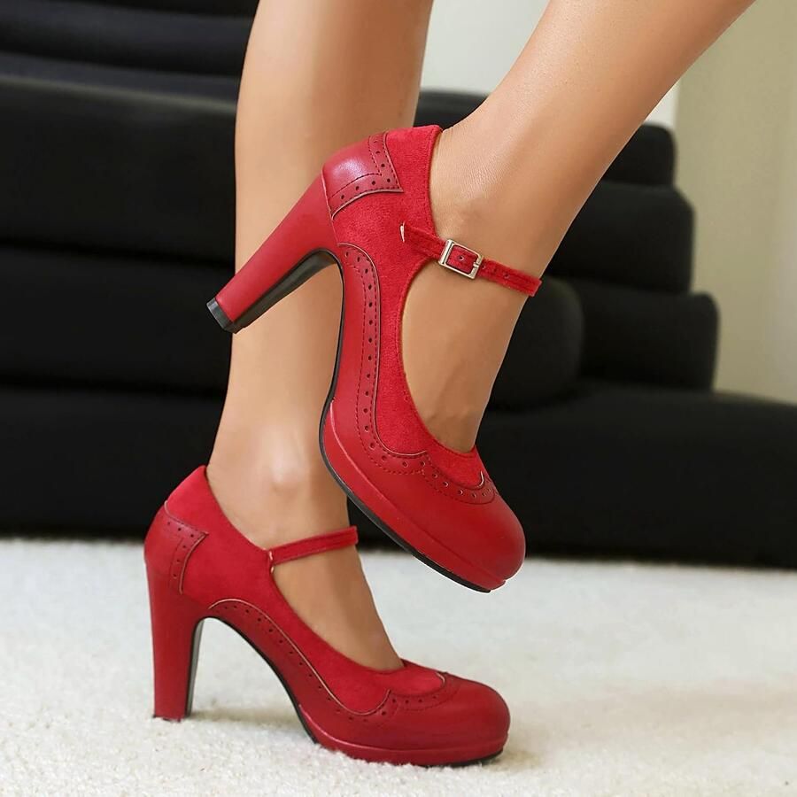 Pumps met veter en ronde neus - Foto 1