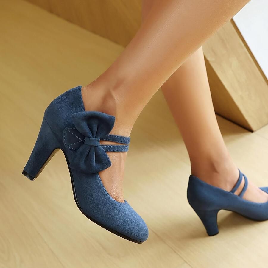 Pumps met veterluiting en hak