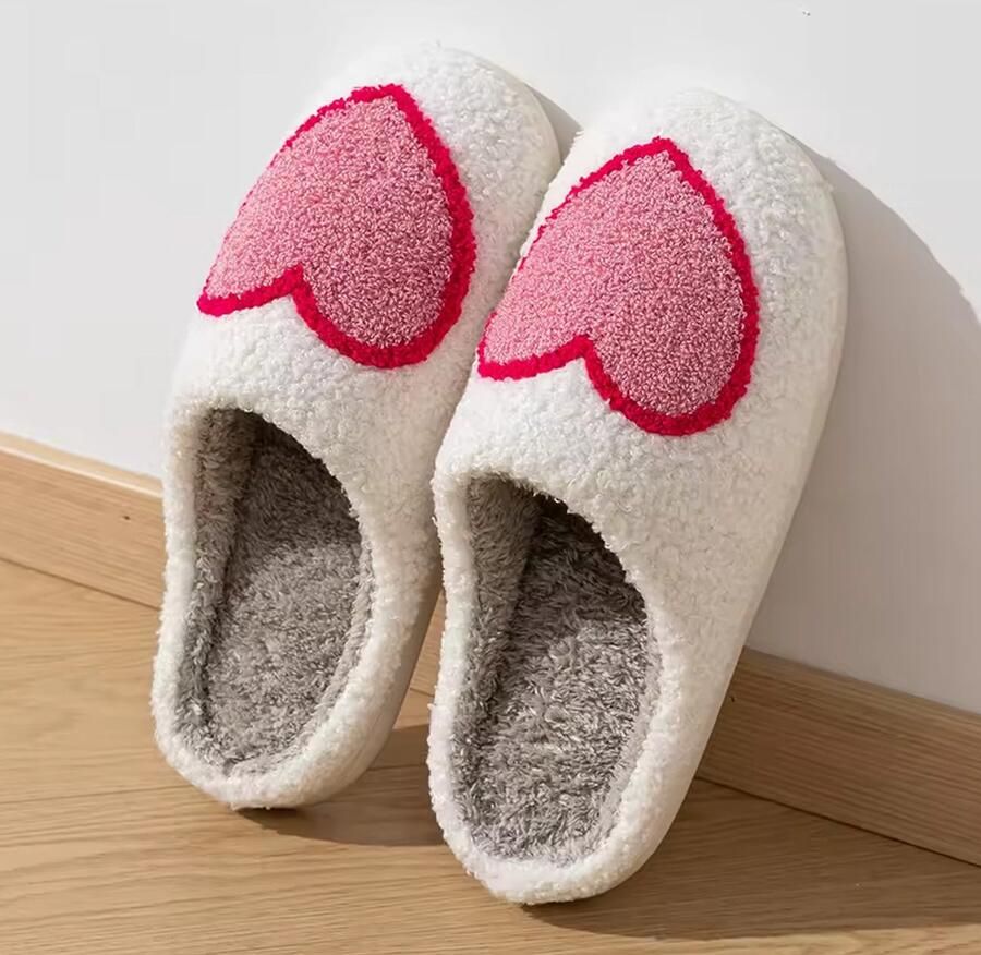 RedParrot Warme Love Sloffen Pantoffels Instappers Wit Hartje Dames
