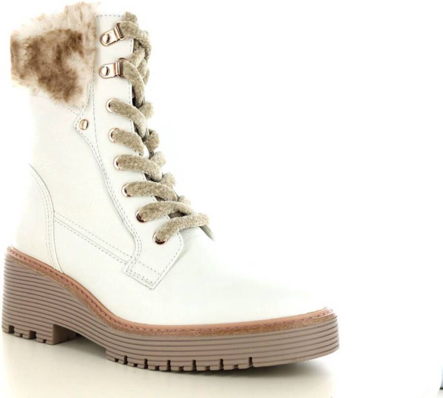 Regarde Le Ciel Marta 02 Witte stoere veterboot