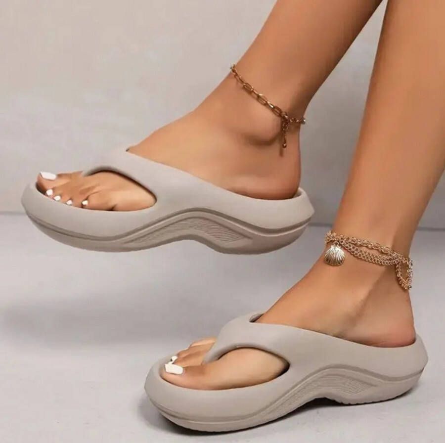 Rimmo Dikke platform slippers voor vrouwen 2025 Zomer clip teen antislip strand sandalen comfortabele zachte zool cloud slippers dames slippers zomer sandalen voor vrouwen