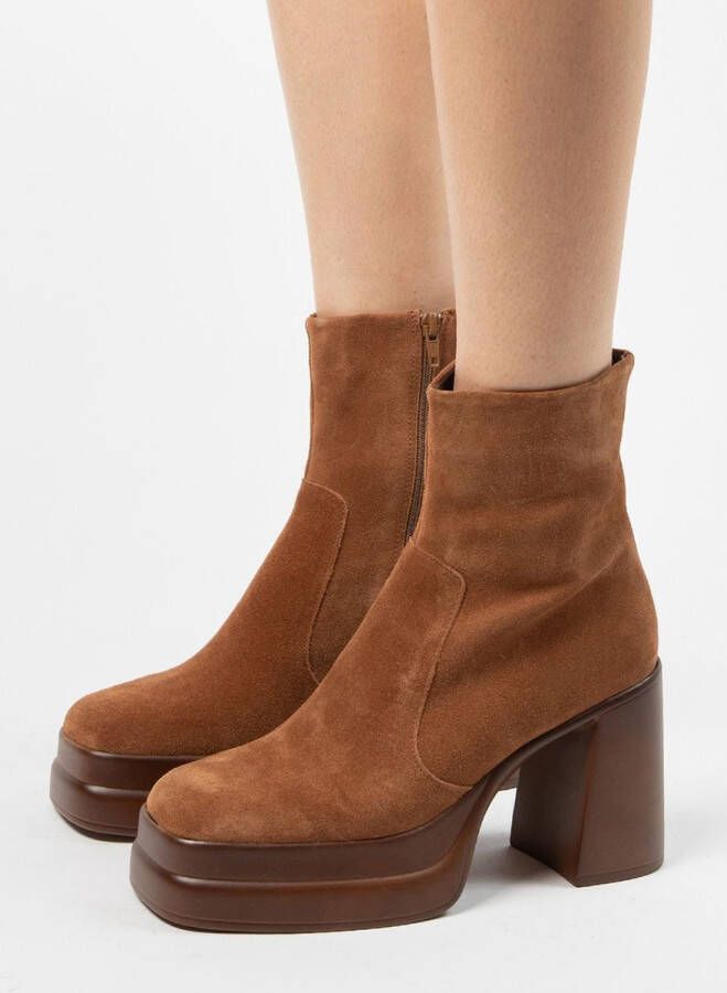 Sacha Dames Cognac su de enkellaarsjes met plateau hak Schoenen