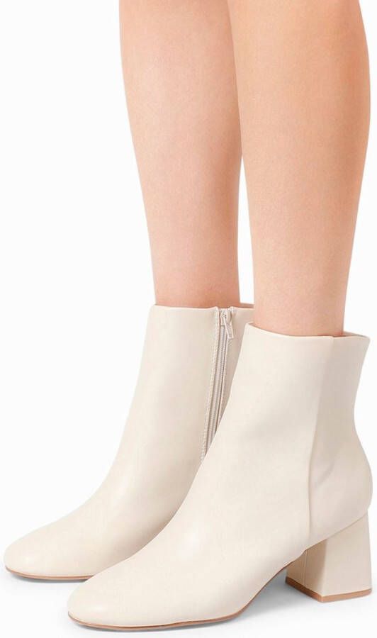 Sacha Dames Off white enkellaarsjes met blokhak
