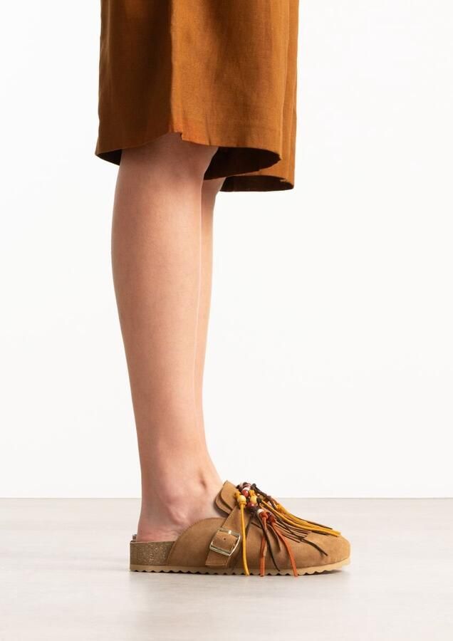 Sacha Dames Cognac suède clogs met franjes