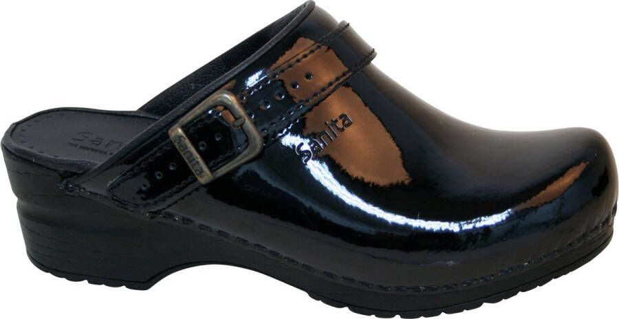 Sanita klompen Freya zwart lak met riempje 457548-2 medische klompen zwart ziekenhuis klompen zorgklompen