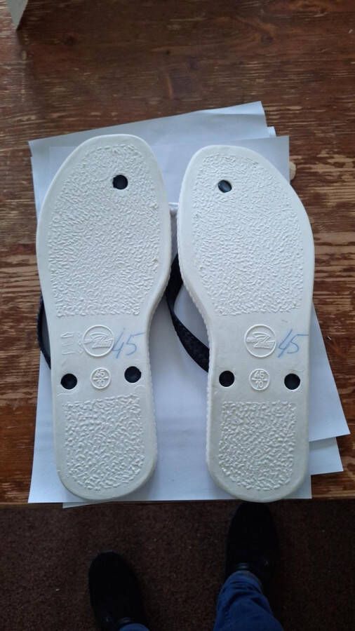 Sarraizienne teenslipper Unisex Wit Zwart